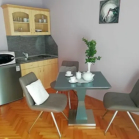 Szilvia